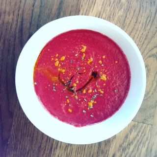 Pink-Moon-Rote Bete-Suppe